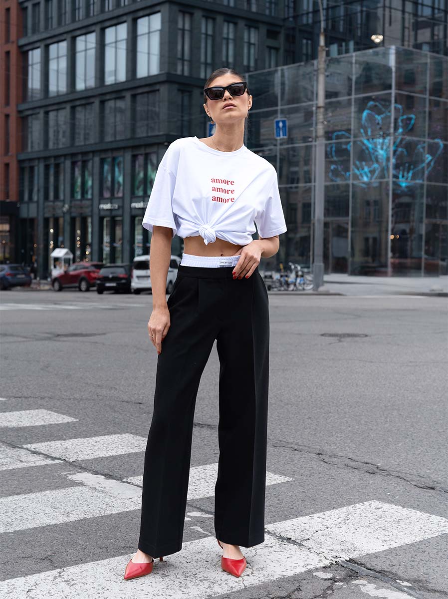 White oversize t-shirt with amore amore amore print