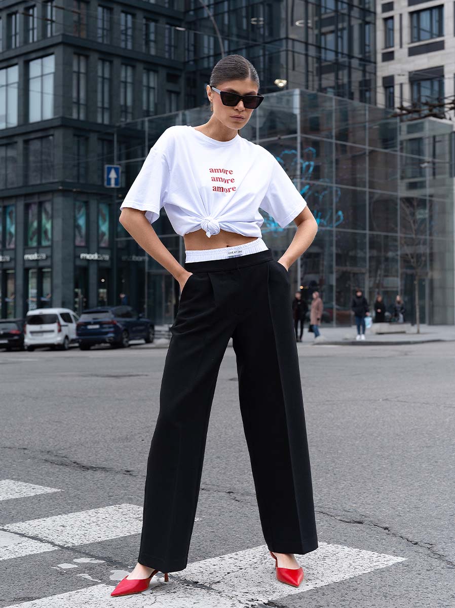 White oversize t-shirt with amore amore amore print