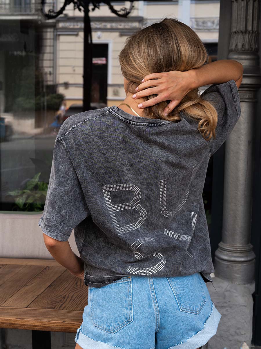 T-shirt boiled gray color with Busy rhinestone print