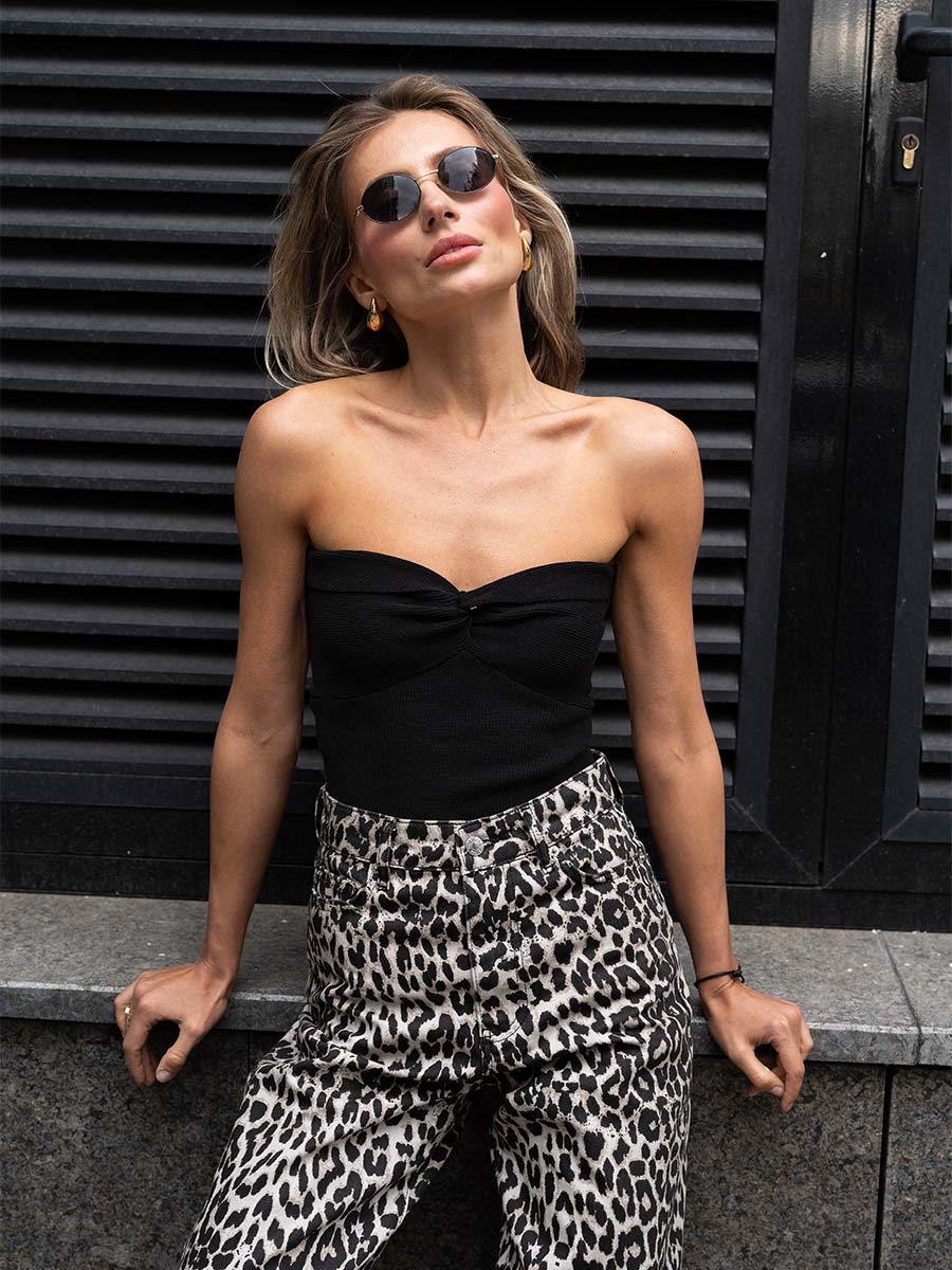 Black knitted top with interweaving