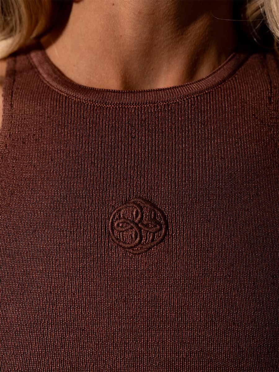 Brown knitted T-shirt with embroidery