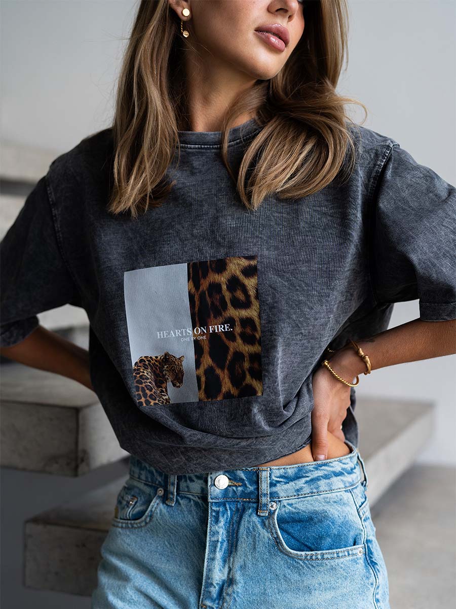 T-shirt in dark gray color