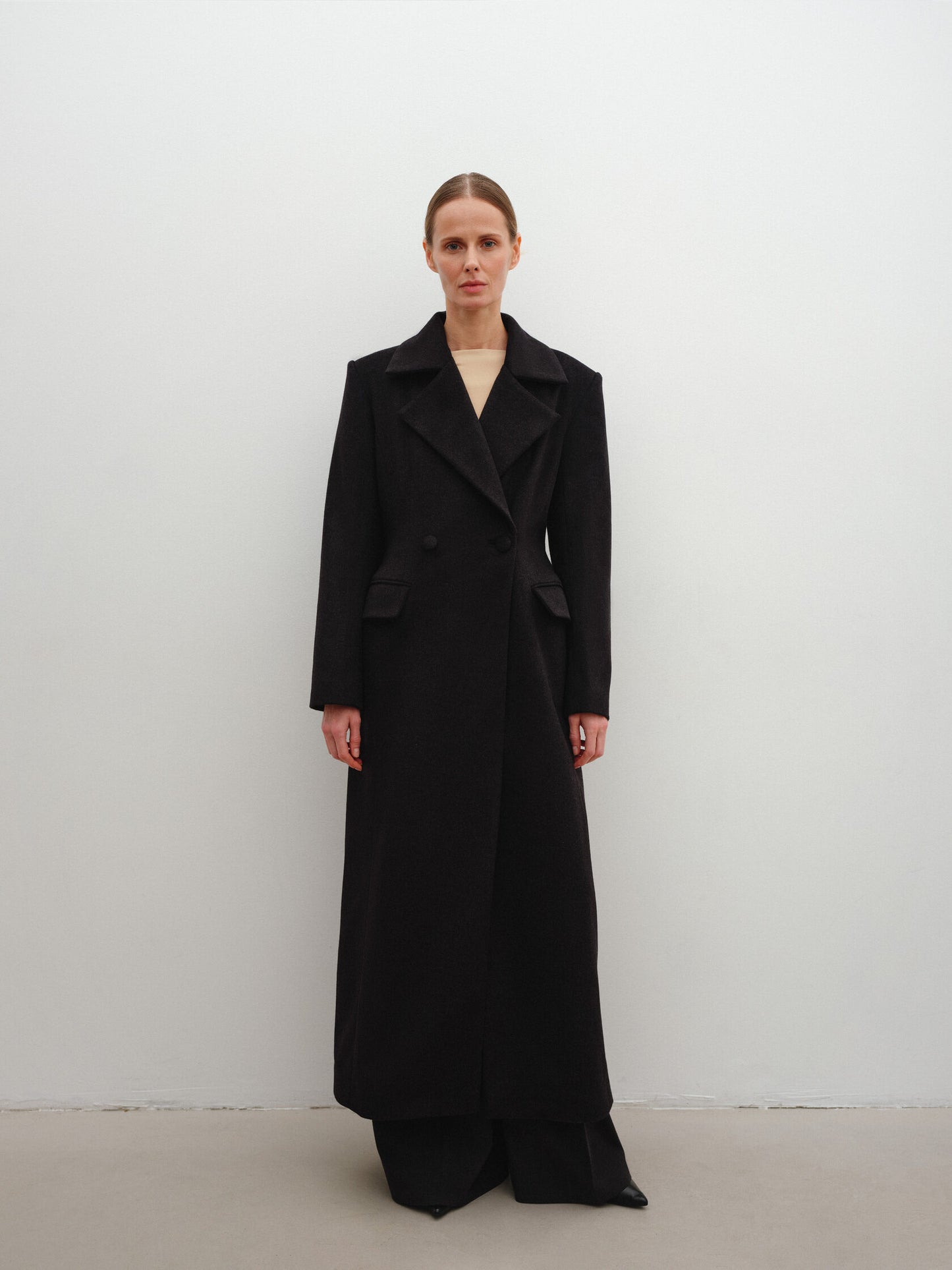 Classic tailored coat long