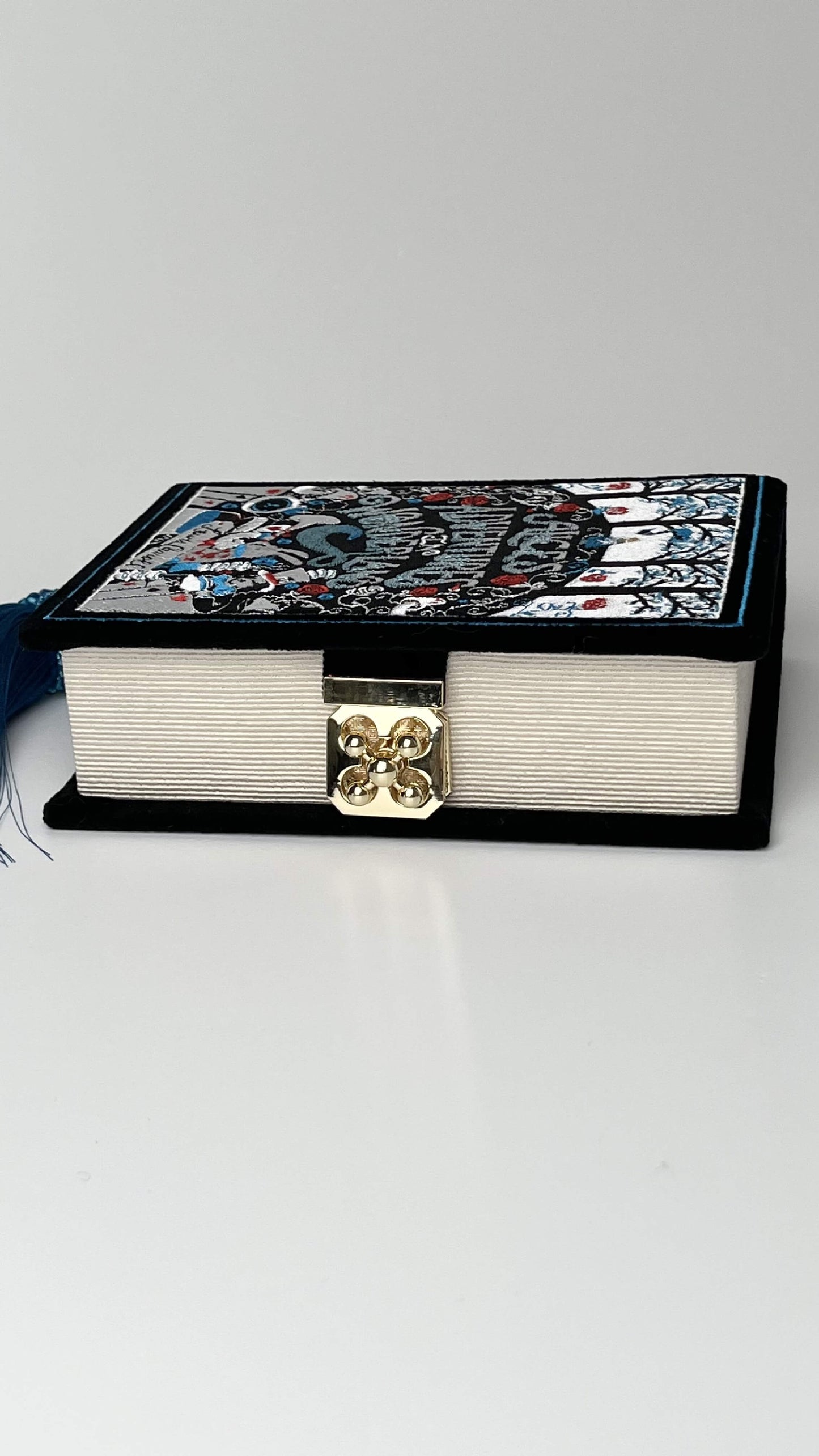 Embroidered clutch book 'Alice in wonderland'