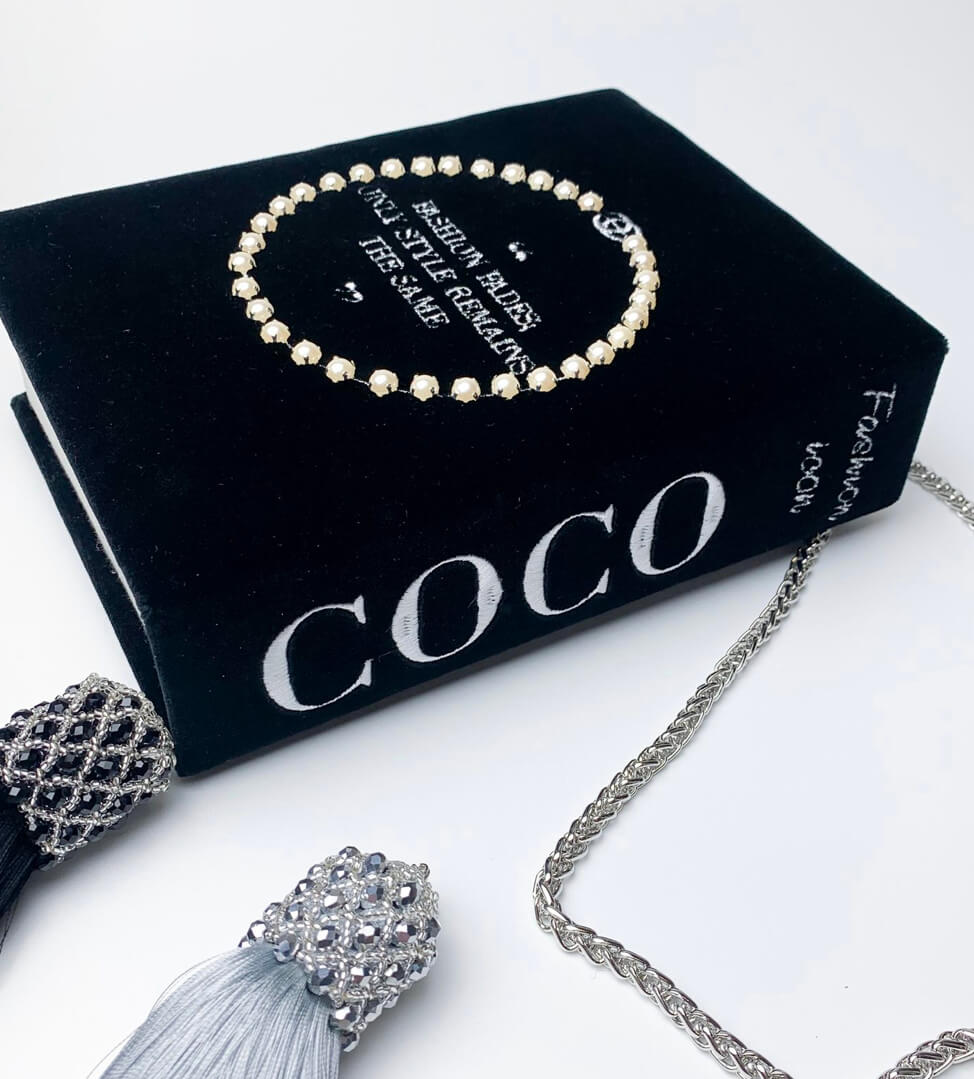 Embroidered clutch Coco fashion icon