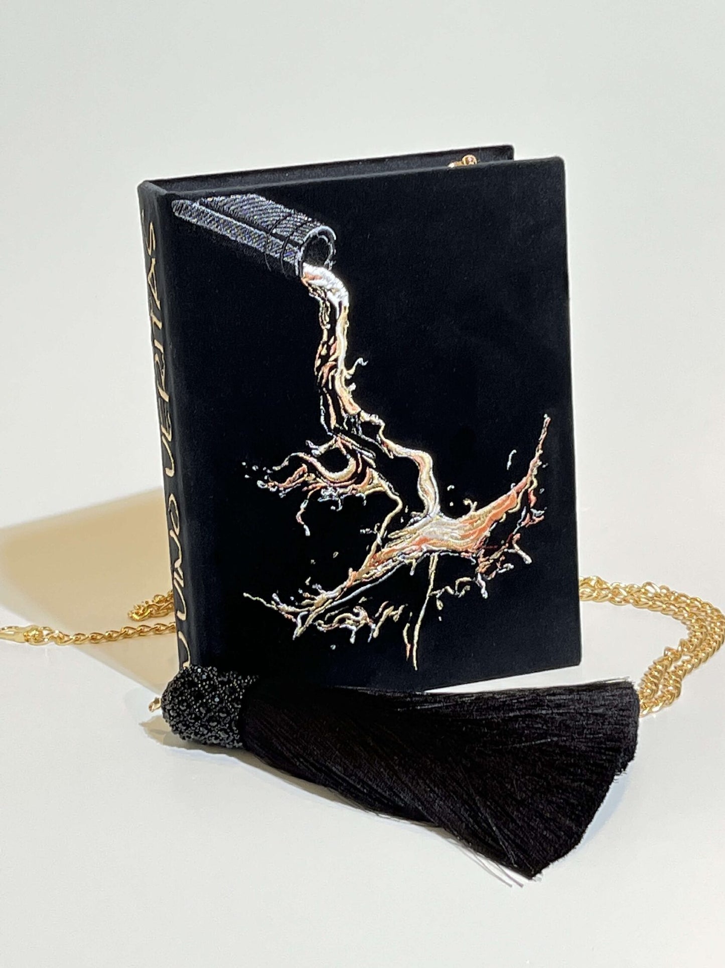 Embroidered clutch In vino veritas