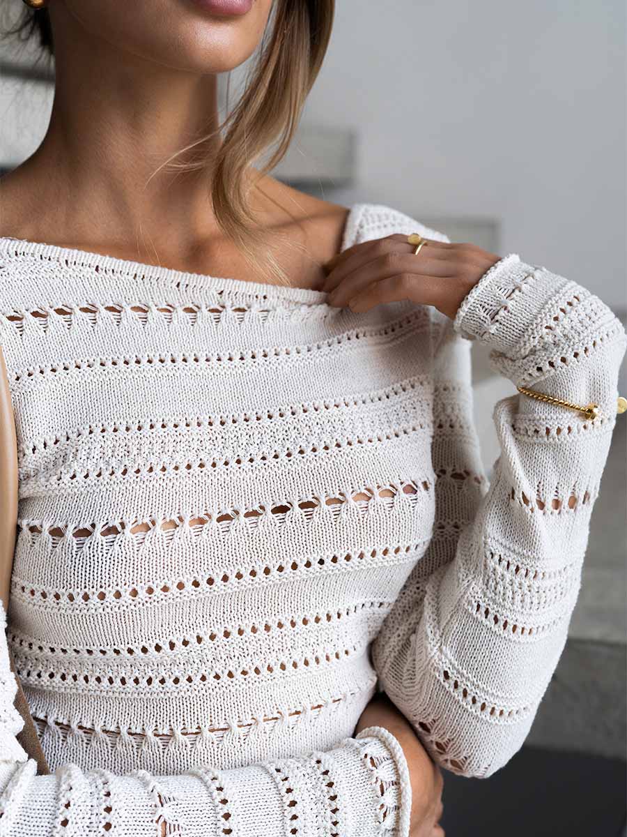 Milk-colored mini dress with a horizontal pattern