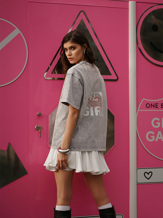 Gray oversize t-shirt with HEY GIRL print