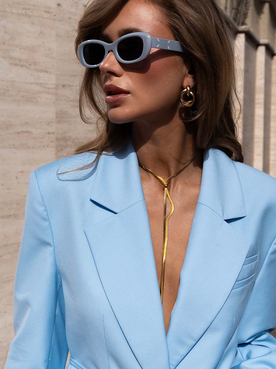 Blue single-breasted jacket with a belt