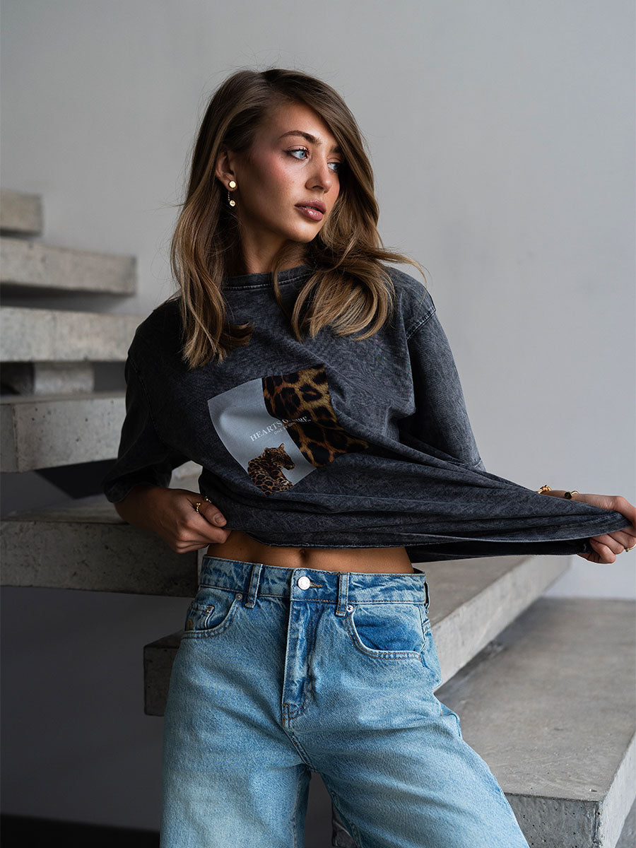 T-shirt in dark gray color